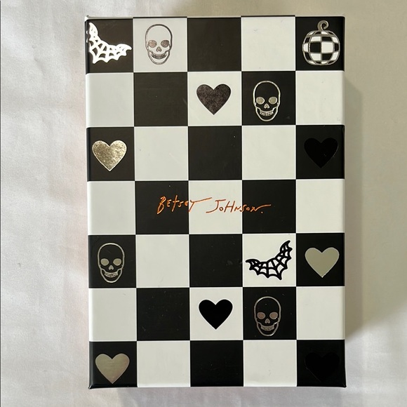 Betsey Johnson Glow in the Dark Ghost Earrings NWT - Picture 5 of 6